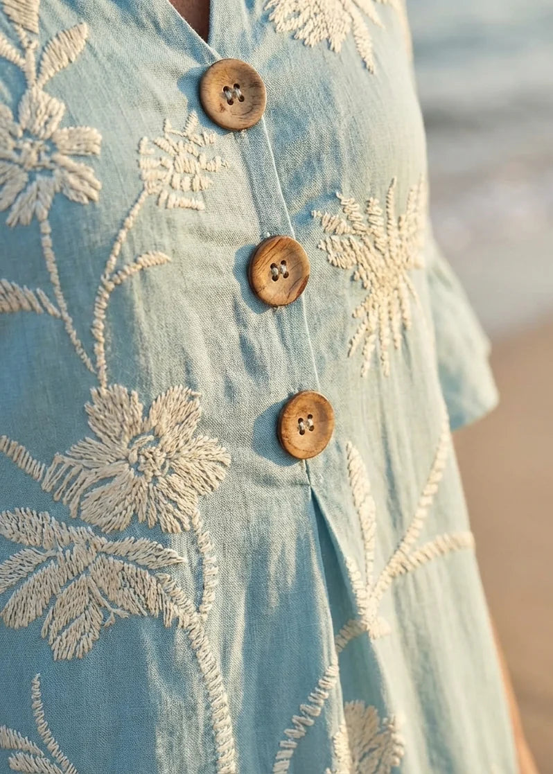 Calyra | Robe fluide estivale à boutons